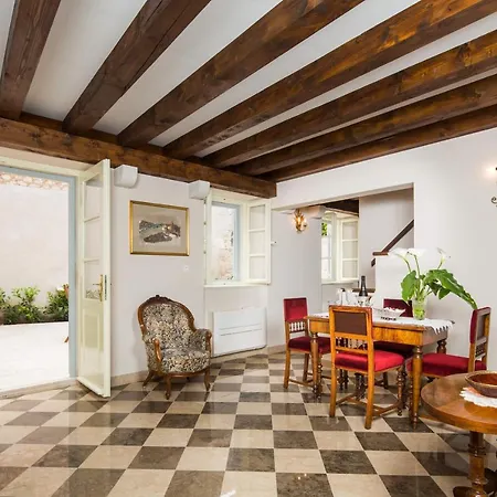 Prázdninový dům Walls *