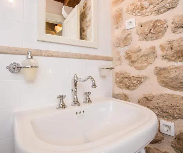 Walls Holiday home *