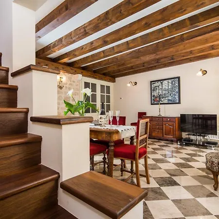 Walls Дом отдыха Хвар