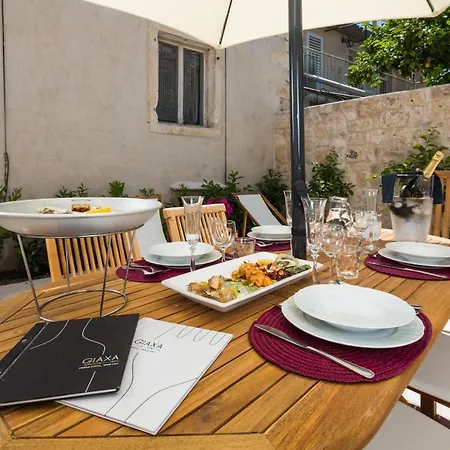 Walls Дом отдыха *